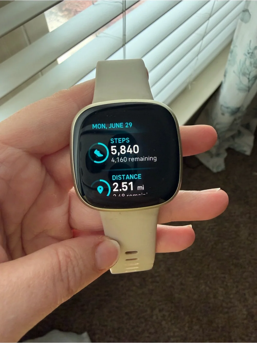 Fitbit Versa 3 Beige Fitness Smartwatch and charger